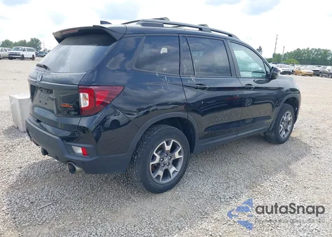 2023 Honda Passport Awd Trailsport z USA, uszkodzony, nr VIN 5FNYF8H63PB028394